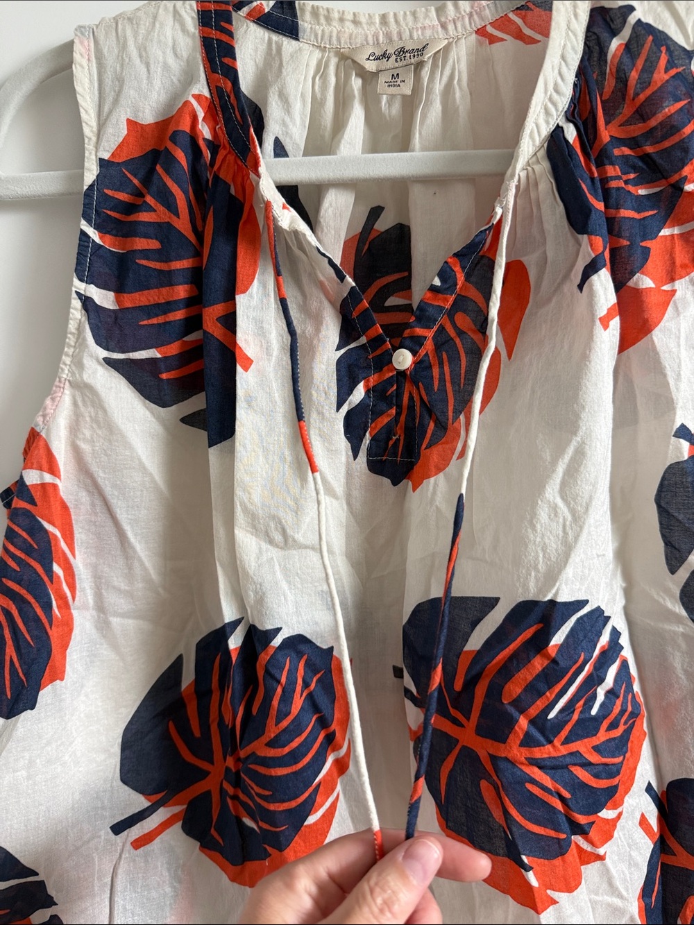 Lucky Brand White Sleeveless Blouse with Navy & Red Leaf Motif - Picture 3 of 7